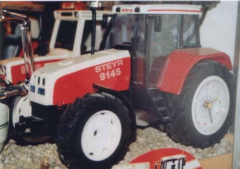 Steyr-9145-Uhr.jpg